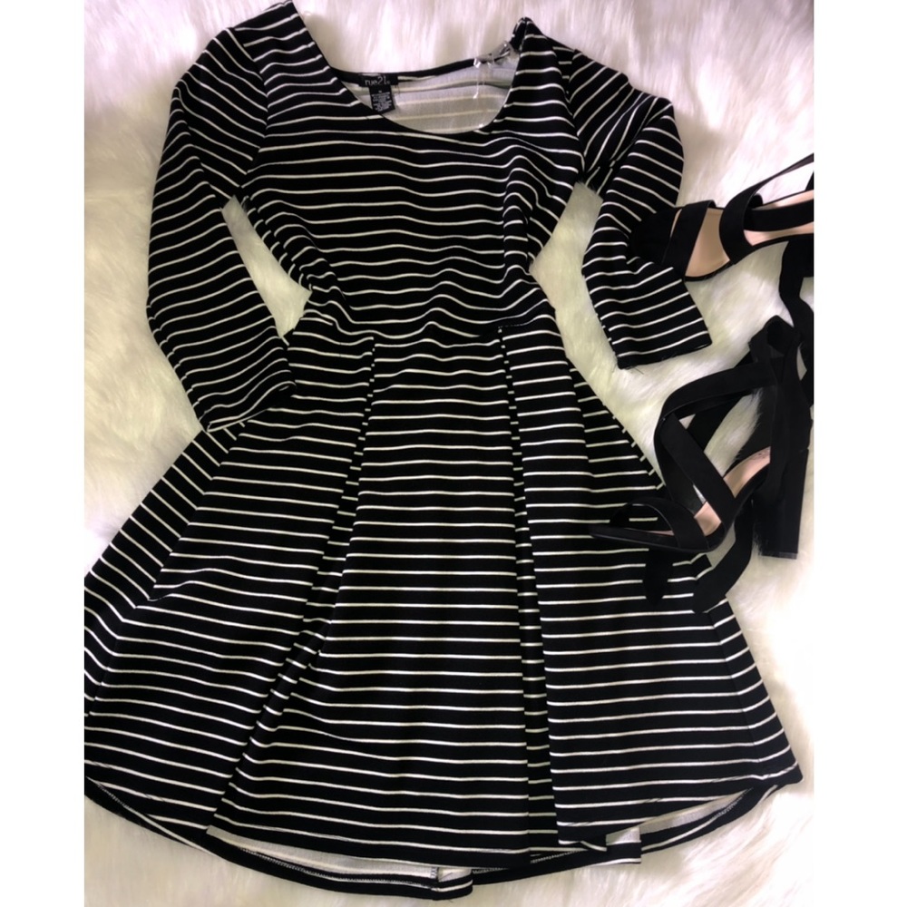 Black and white dress! 🖤
